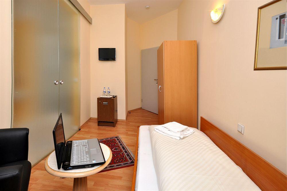 Hotel Apadana Frankfurt Frankfurt am Main Exterior foto